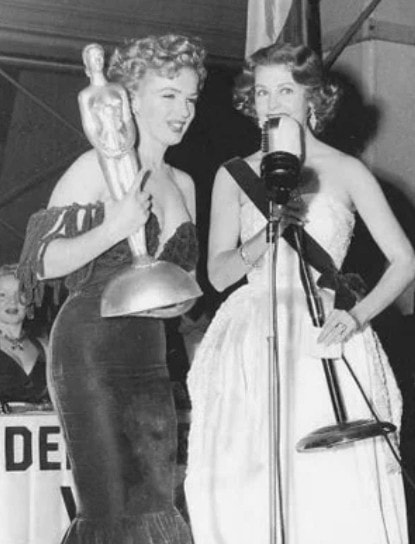 tudo sobre o Globo de Ouro - Marilyn Monroe - Henrietta Award