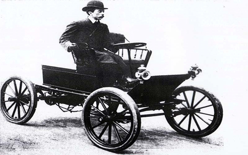 Santos Dumont e o primeiro carro dirigido na América do Sul