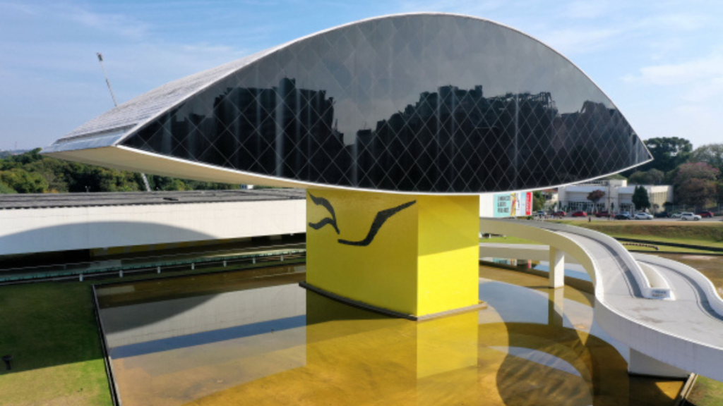 Os-5-melhores-pontos-turistico-de-Curitiba-Museu-Oscar-Niemeyer