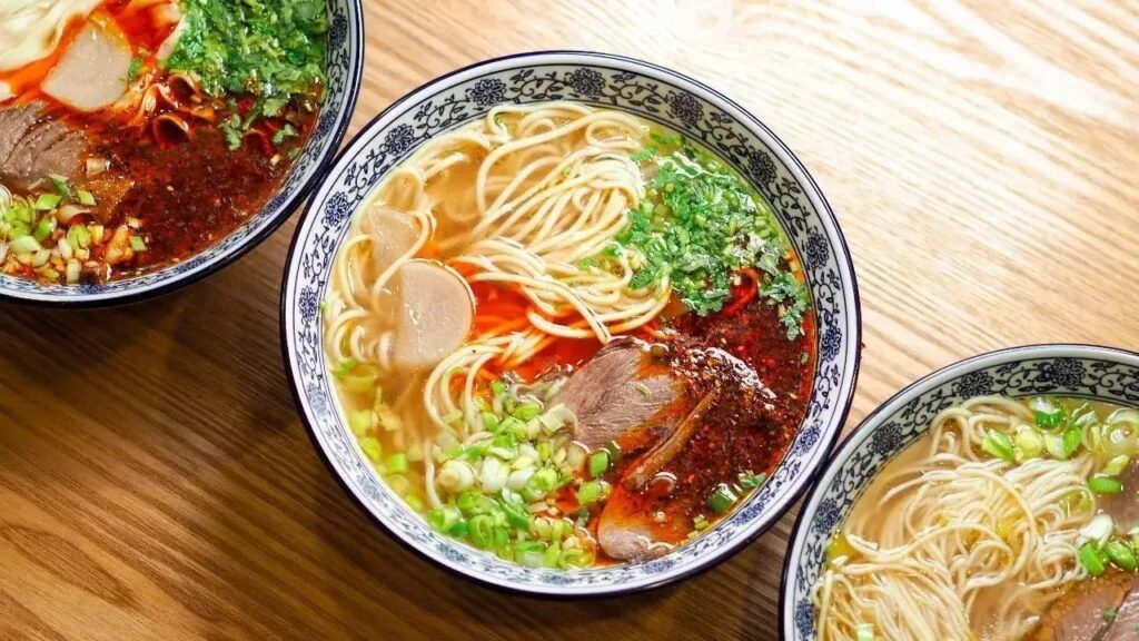 Os-10-pratos-que-voce-nao-sabia-que-eram-da-Cultura-Chinesa-Lanzhou-Lamian