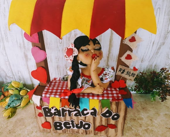 festa-junina-barraca-do-beijo