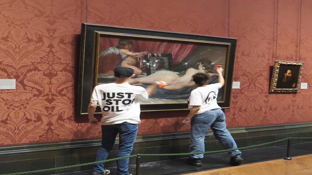 As-10-obras-de-arte-mais-famosas-que-foram-alvo-de-vandalismo-ou-protesto-Venus-Ao-Espelho